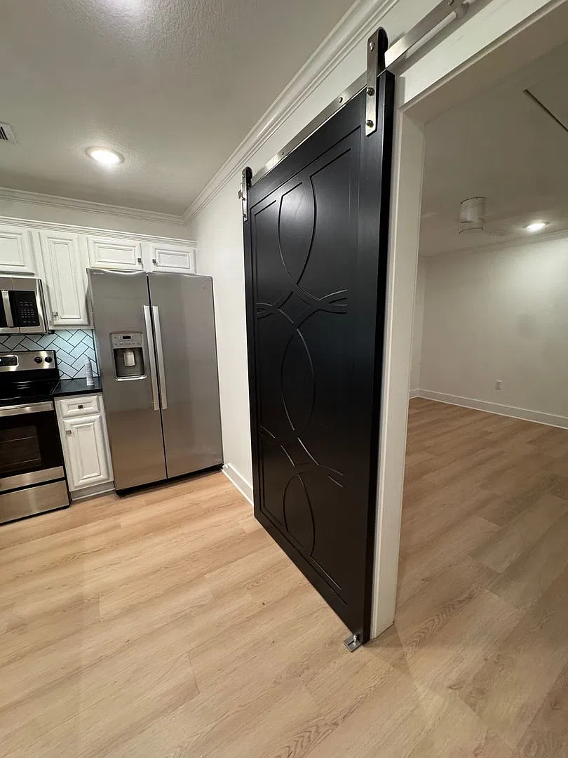 Luxury 1 Bedroom Downtown Jonesboro! — Photo 3