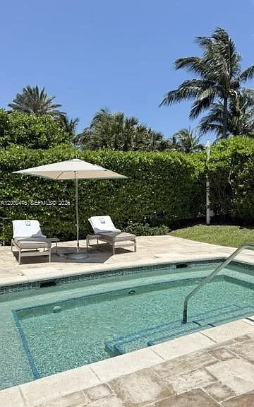 5875 Collins Ave #708 — Photo 21