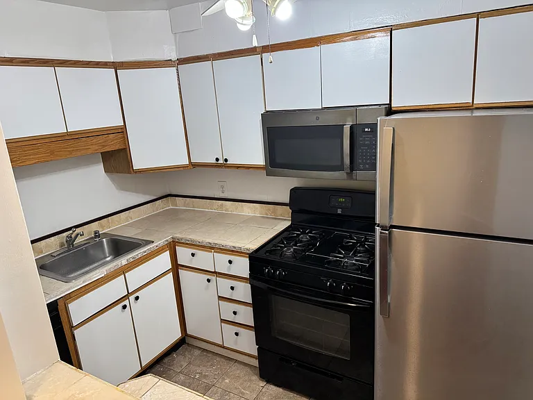 7420 Lakeview Dr #207 — Photo 5