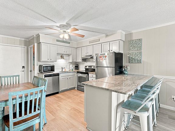 5th image of 9520 Shore Dr. #3B