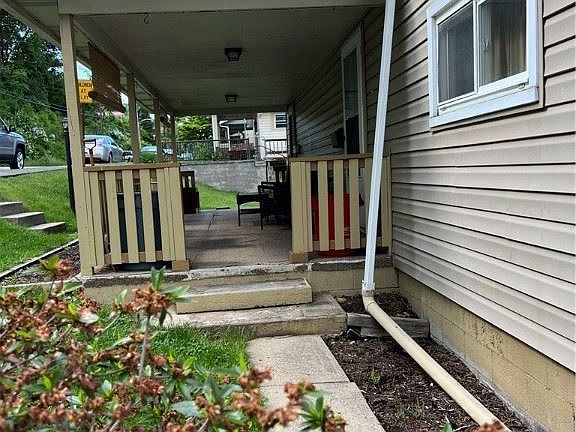 2nd image of 305 N 5th St