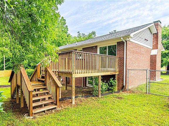 4th image of 163 Ruth Ct