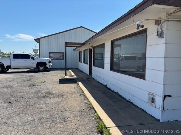 219 S Chouteau Ave