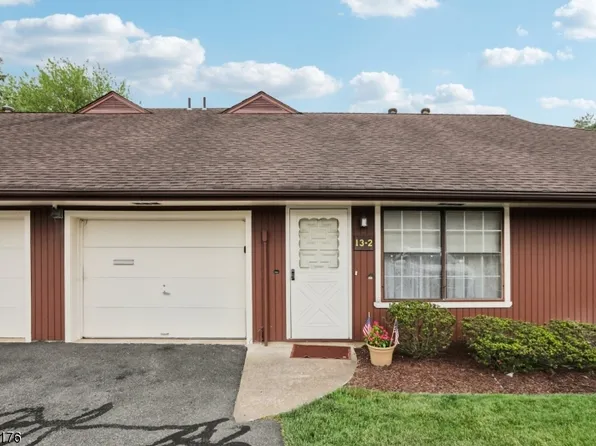 13-2 Tamaron Dr, Waldwick Boro, NJ 07463