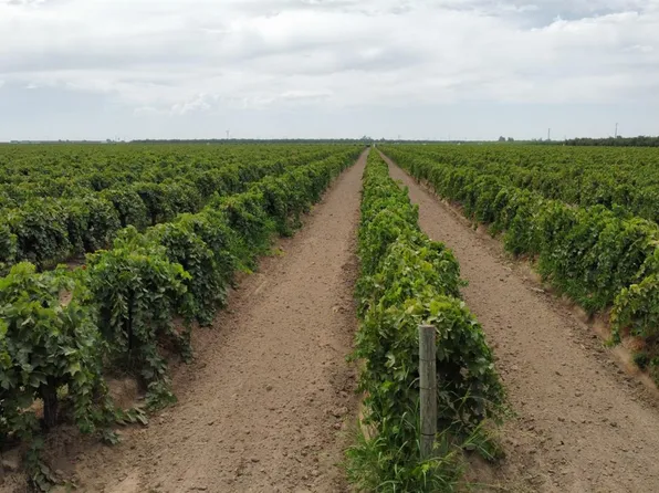 25478 Avenue 8 #1/2, Madera, CA 93637