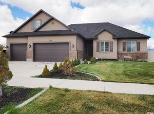 382 S Roadster Ln, Grantsville, UT 84029