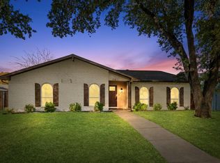 8605 Grumman Dr, Dallas, TX 75228