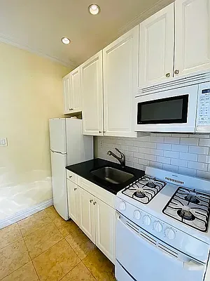 Rented by CitySites Real Estate Group | media 10