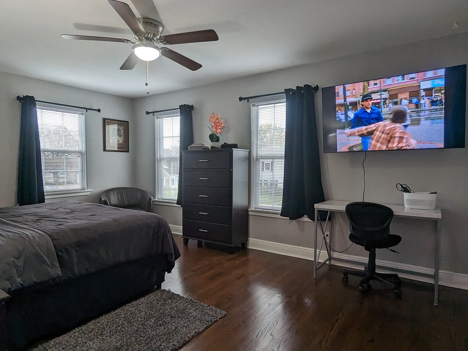 3715 Eagle St — Photo 4