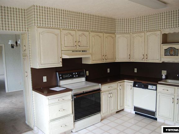 4th image of 1100 Cedar Ave