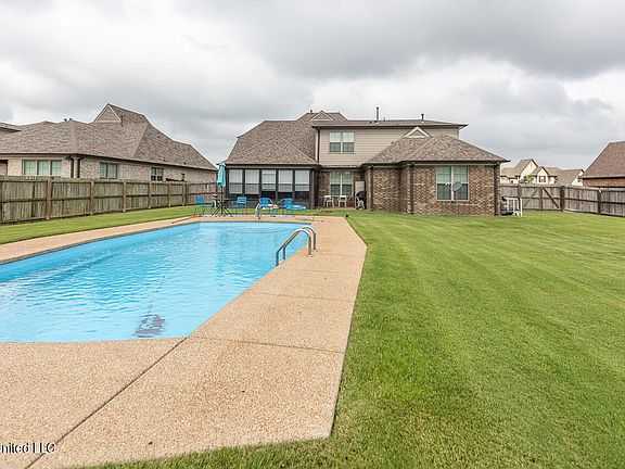 2nd image of 7834 Wisteria Dr