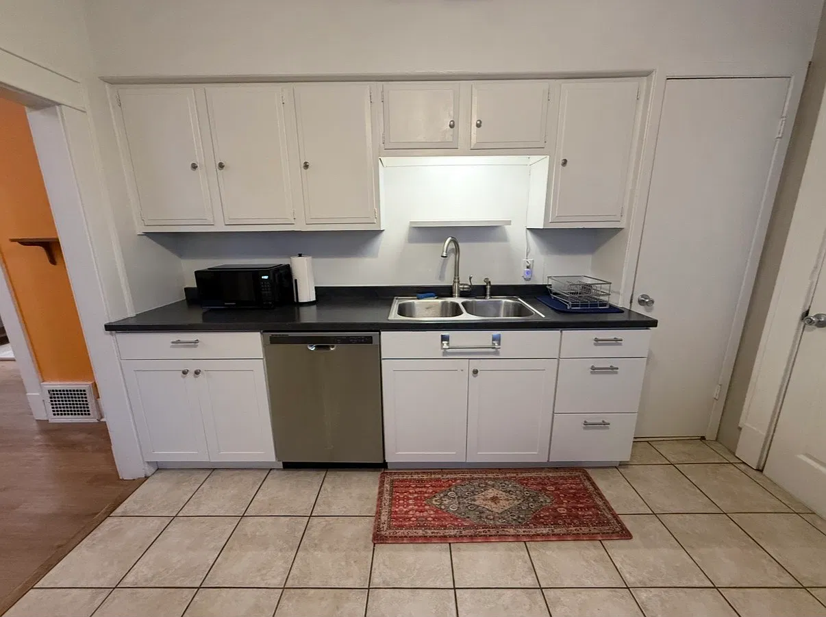 2 bed, 1100 sqft, $2,325 — Photo 4