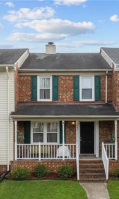 1st image of 335 San Roman Dr