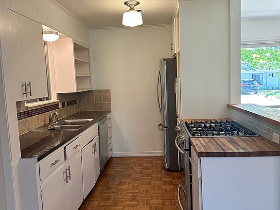 2nd image of 3203 Skylark Dr