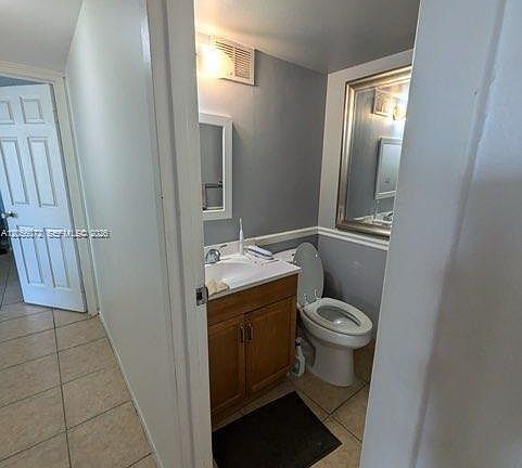 2nd image of 2000 Atlantic Shores Blvd APT 404