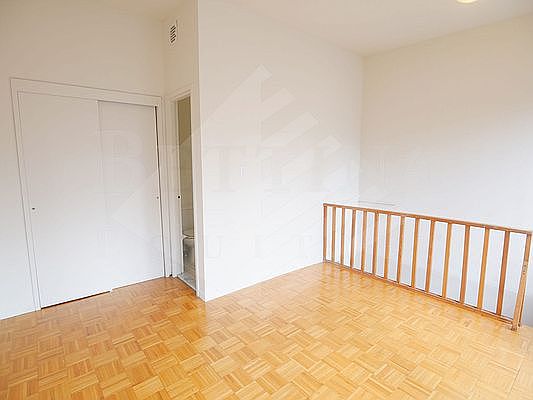 5th image of 427 E 76th St APT 5B
