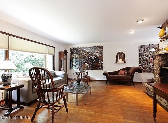 2nd image of 1616 Grove Ave