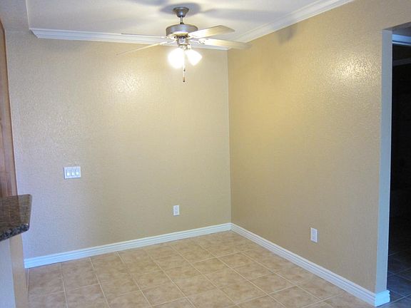 4th image of 78650 Avenue 42 APT 1411