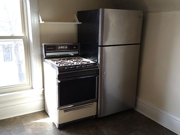 5th image of 817 Livingston Ave NE #6