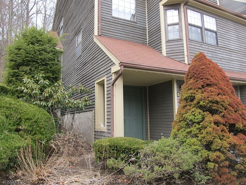 2nd image of 30 Concord Rd APT A