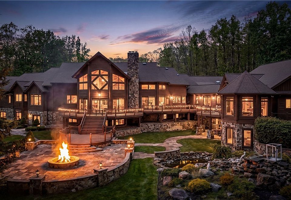 1st image of 805 Cascades Dr