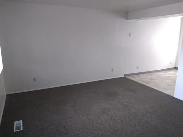 320 Ashland Dr #6 — Photo 4