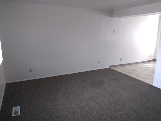 Building Photo 4