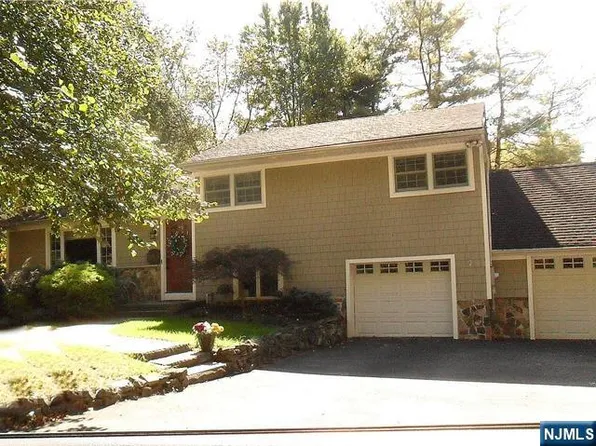 237 Hardenburgh Ave, Demarest, NJ 07627