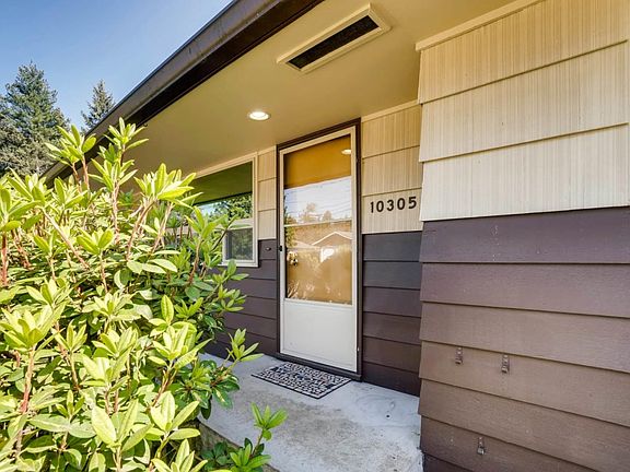 2nd image of 10305 NE 136th Pl