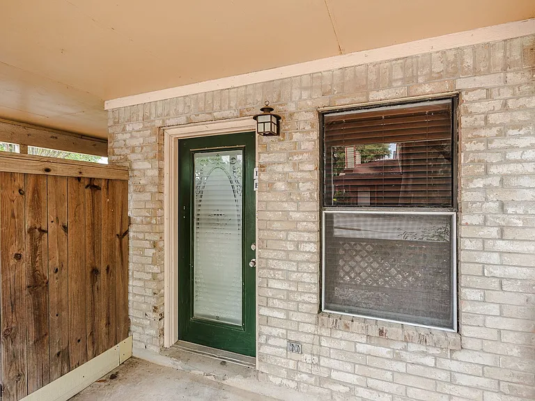 7825 Beauregard Cir — Photo 2