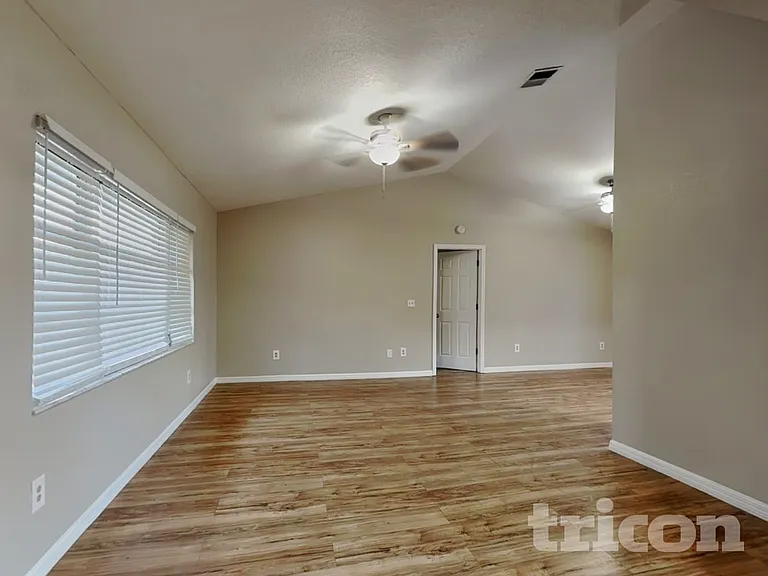20336 Peachland Blvd — Photo 3