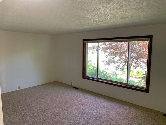 3rd image of 1946 Wimbledon Ct NW