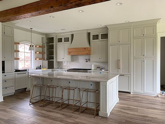 2nd image of 107 Brookhollow Dr
