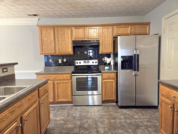 5th image of 5747 Bridgeport Ct