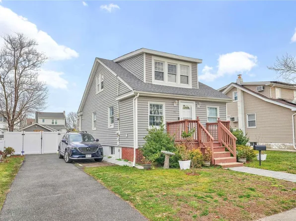 58 Dart Street, East Rockaway, NY 11518