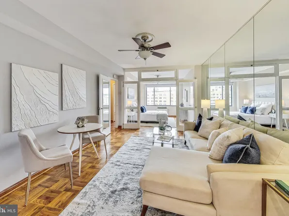 1 Scott Cir #711, Washington, DC 20036