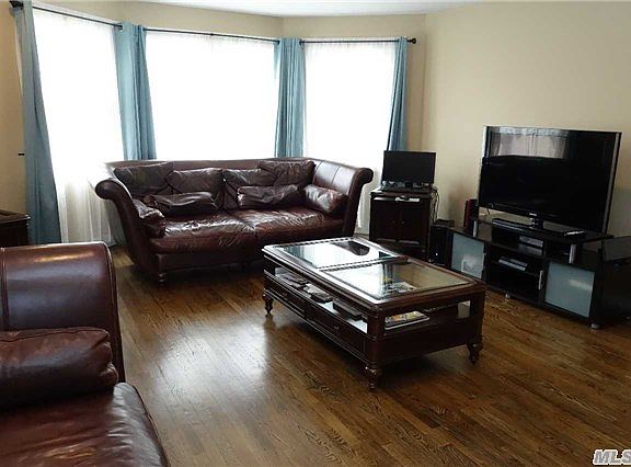 2nd image of 218 Evelyn Ave