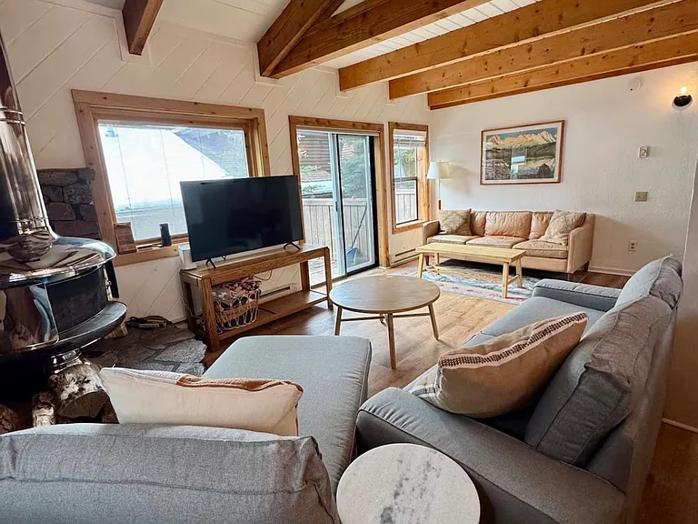 218 Skiway Dr #4 — Photo 3