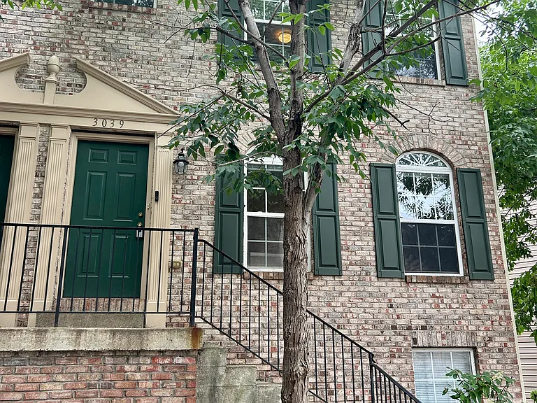 3039 Armory Dr — Photo 3