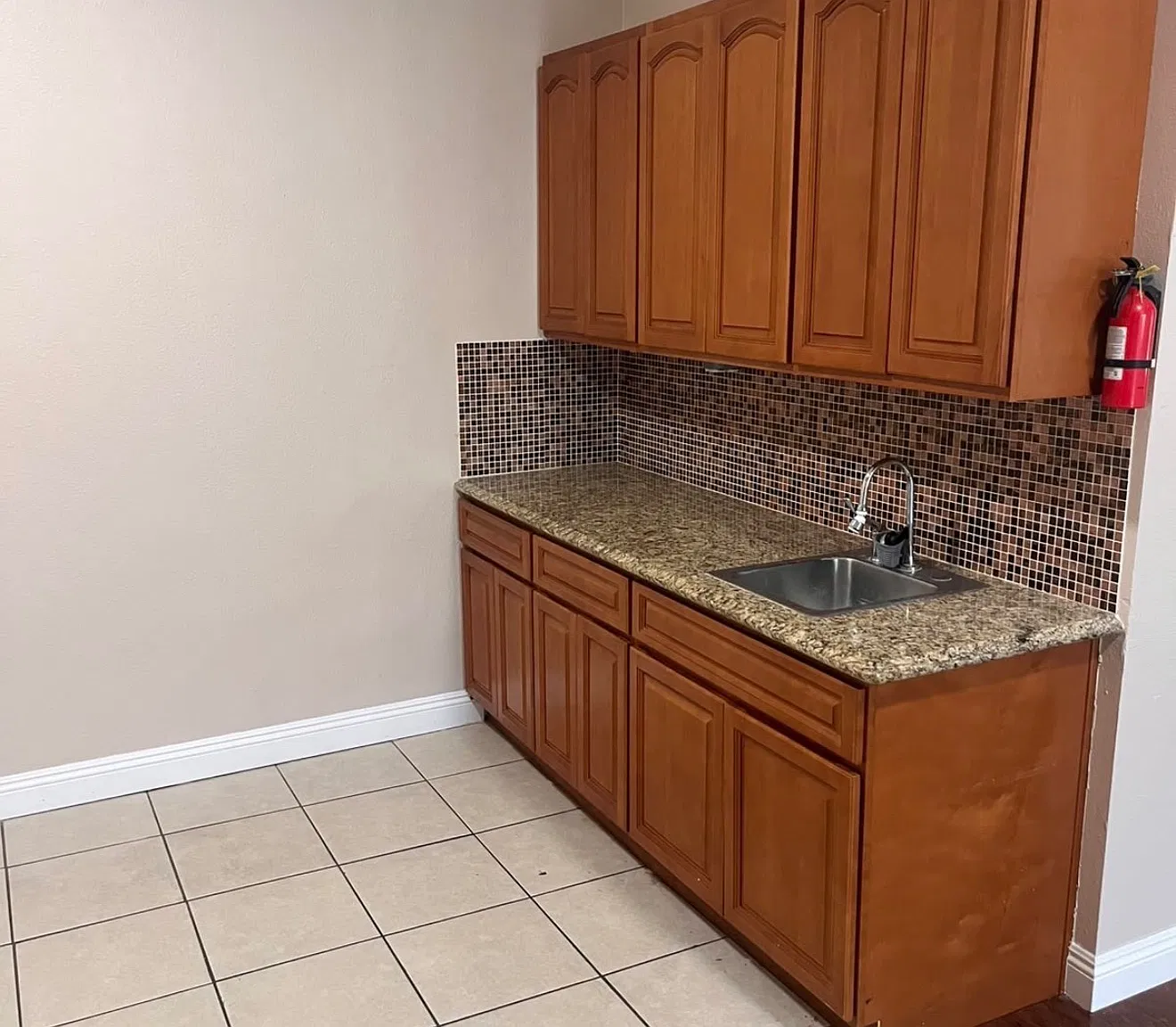 Studio, 600 sqft, $1,600 — Photo 3