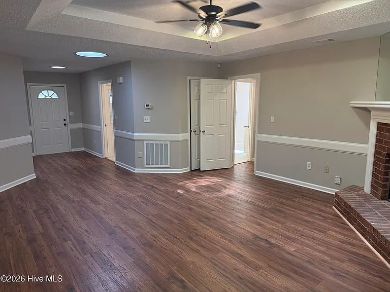 2961 Pointewest Dr — Photo 6