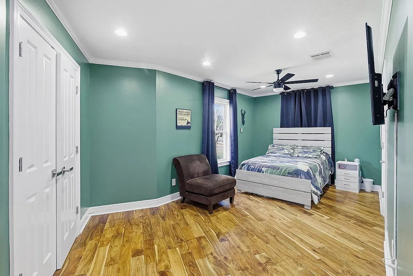 4 bed, 3.5 bath, 3050 sqft, $3,000 — Photo 1