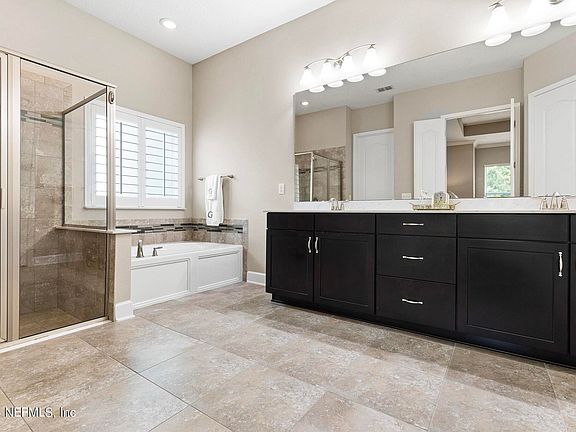 5th image of 257 OXFORD ESTATES Way