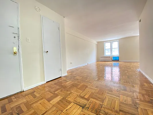 Rented by Queens Apartments Realty LLC | media 14