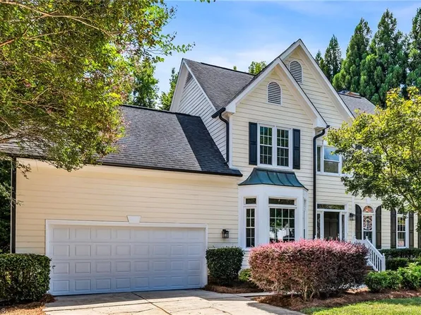 513 Willowview Dr, Greensboro, NC 27455