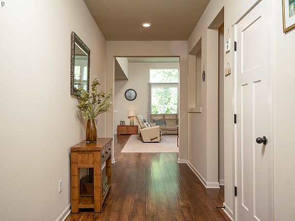4th image of 2606 NE 187th Pl