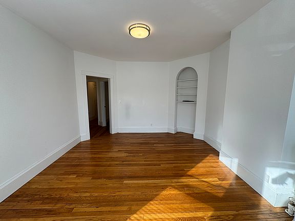 4th image of 5 Walnut Ter #1