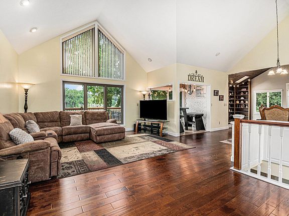 4th image of 22730 Weatherby Ln