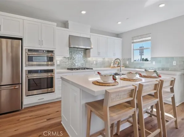 672 Edward Scholle Dr, Camarillo, CA 93010