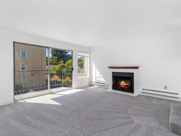 14505 32nd Ave NE APT 2, Seattle, WA 98155